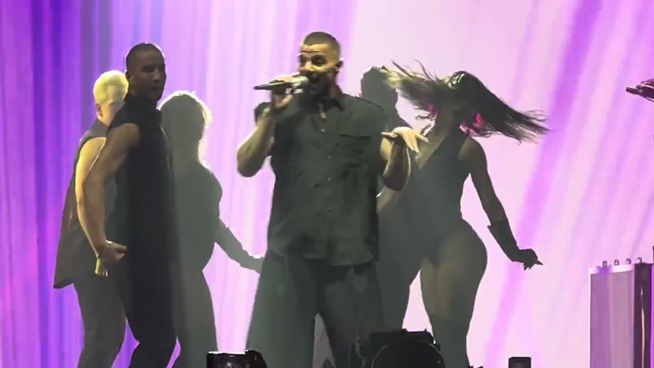 RICKY MARTIN - She Bangs (Bratislava 21.12.2025)