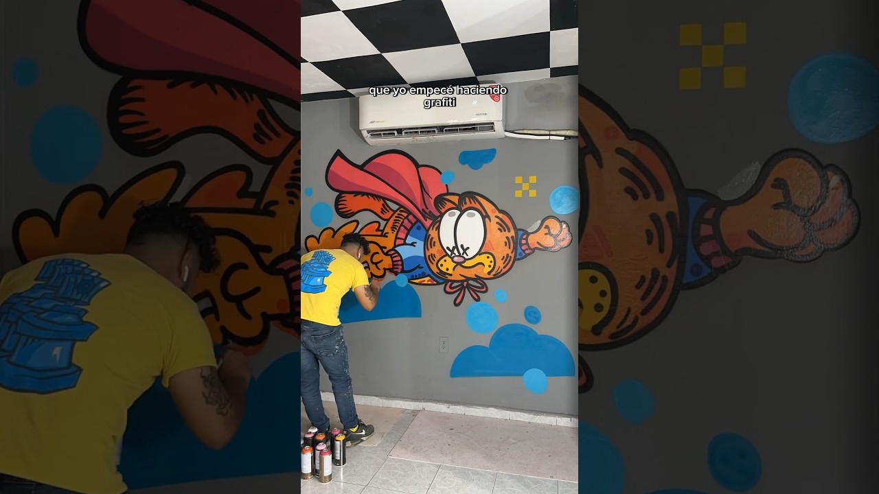 🐈🌴🧨 Pintando a SuperGarfield con aerosol #StreetArt #UrbanArt # #Mural #Garfieldcat