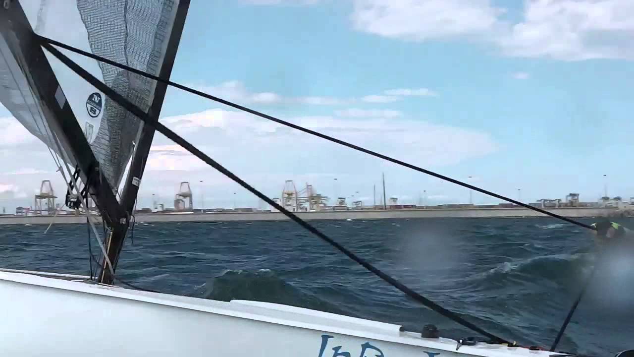 Dinghy Academy: Finn free pumping in 20 knots, a hard day at work...