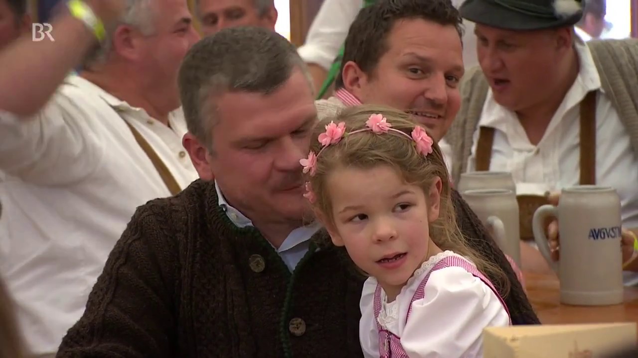 Jugendkapelle Unterdarching spielt Polkafreude auf der Oidn Wiesn