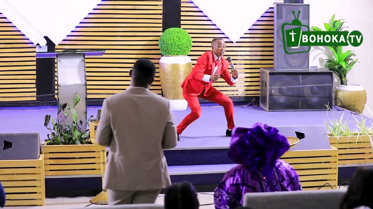 Benshi bakunze uburyo avuga anasetsa kandi yigisha❤️Ibya SEKAZUBA Imana ihaye imodoka bitunguranye