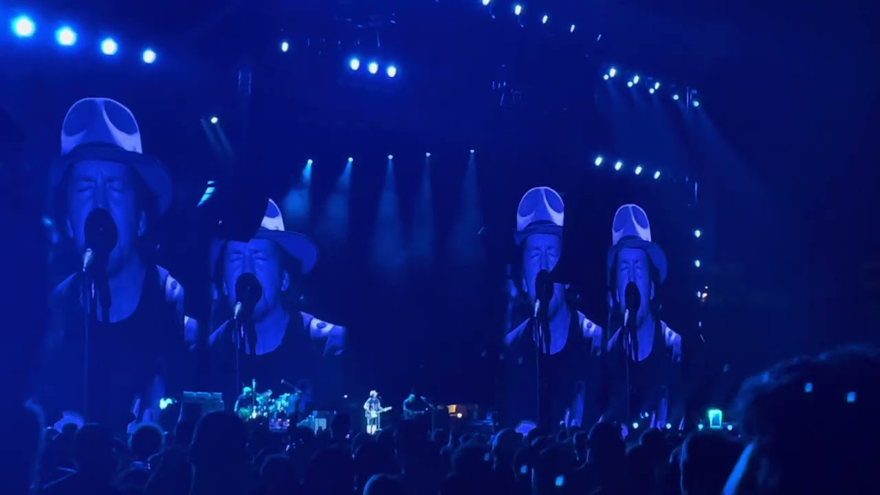 Pearl Jam Wrigley Field *Modern Girl* Sleater Kinney 8/31/24