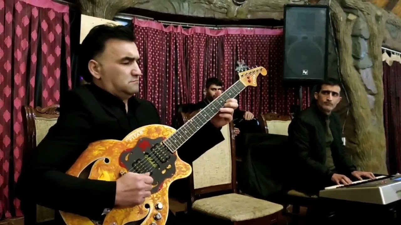 Mehdi gitara dağları duman alanda əsən yellər Allah Remişe rehmet elesin