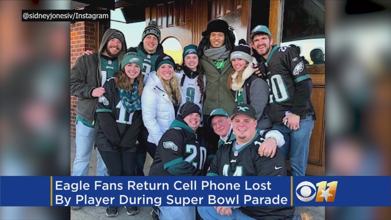 Fans Return Eagles CB Sidney Jones' Lost Cellphone