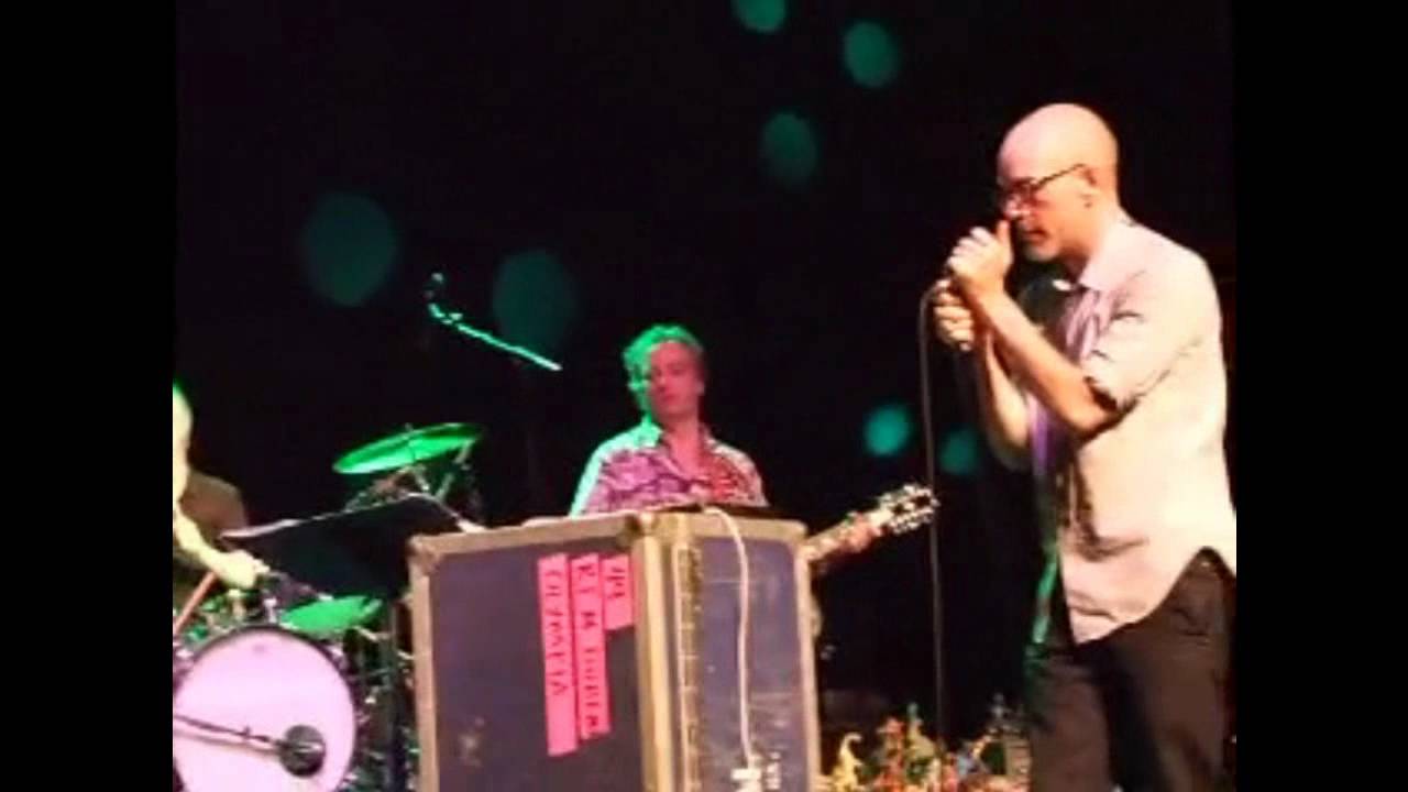 R.E.M. - The Worst Joke Ever (Live At the Olympia, Dublin, 2007)