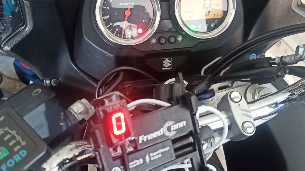 Podłączanie wskaźnika biegów Suzuki Bandit GSF 1250 2006