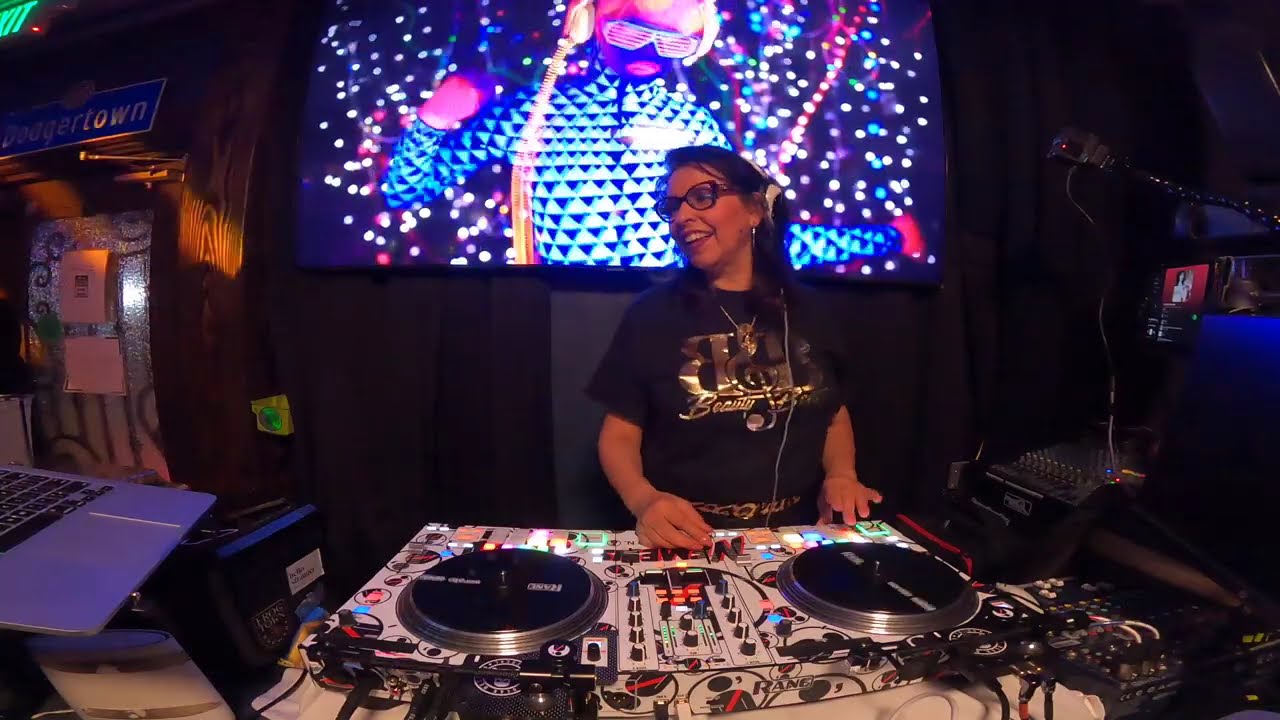 Pt 4 90s Funk R&B New Jack Swing Party Mix - DJ Nellie Nell