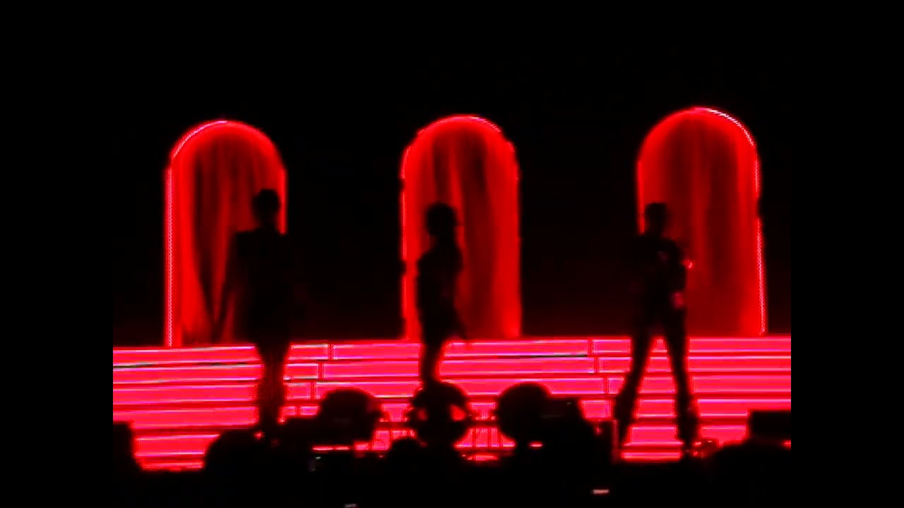 FLO - Soft (Live in Utrecht)