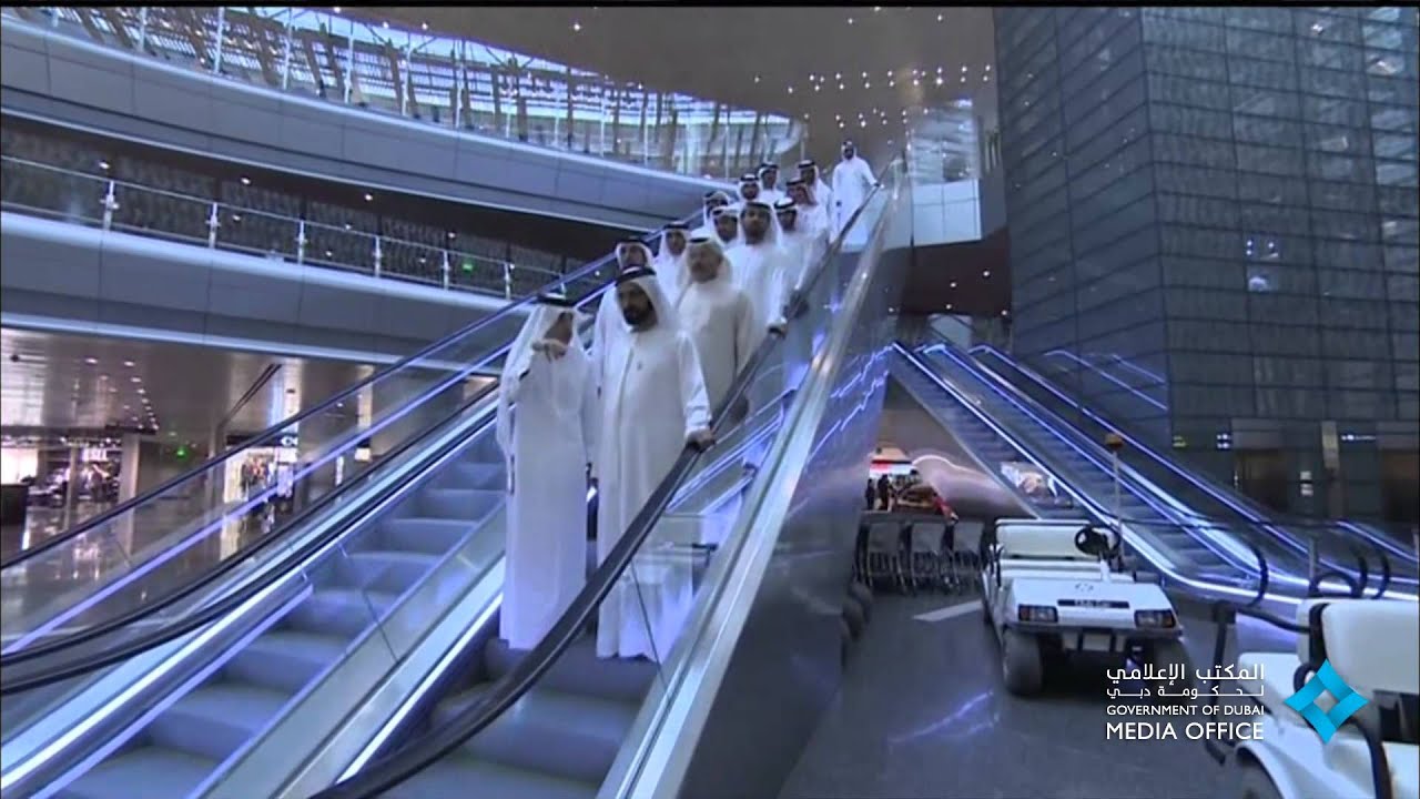 محمد بن راشد يزور مطار حمد الدولي بالدوحة