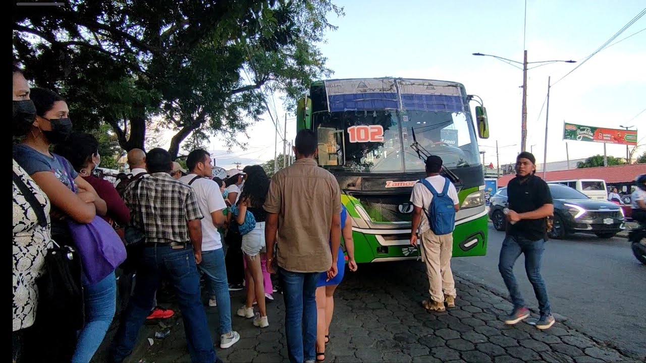 #Gritos#carreras#Empujones. Así es andar en RUTA en MANAGUA.