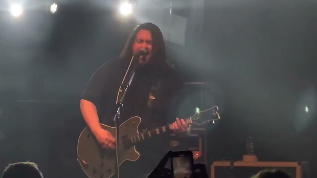 Mammoth WVH “Think It Over” live concert Chicago 2/18/2023