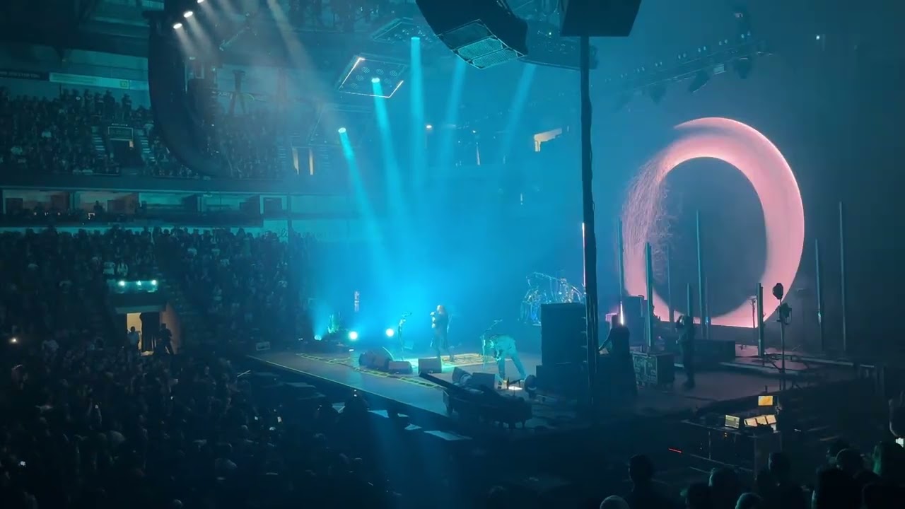 Korn - Cold (Live @ Canada Life Place 2025)