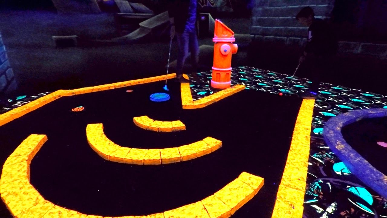 Freerunnen en Glow in the dark midgetgolf Heerhugowaard