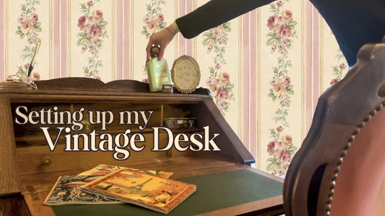 Setting up my Vintage Desk! For writing letters, schoolwork, et cetera,...