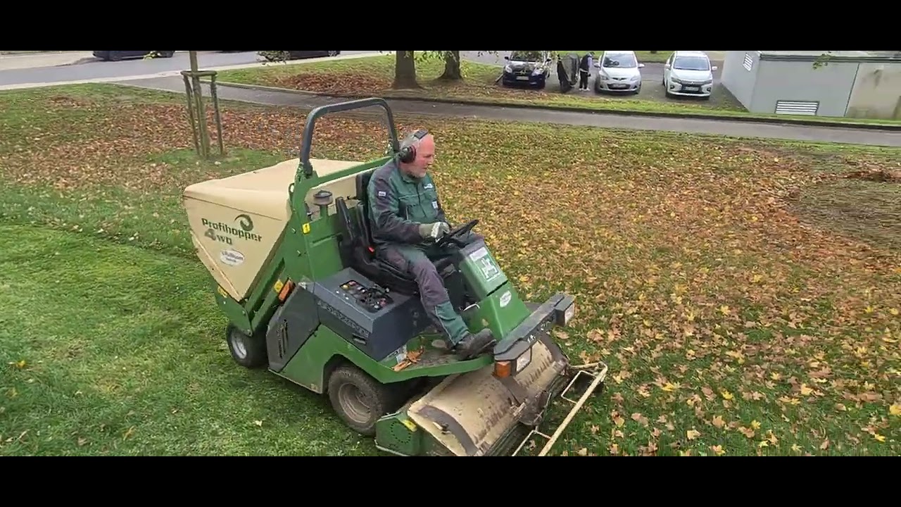 Amazone Profihopper 4WDI Rasenmäher Laubsammler