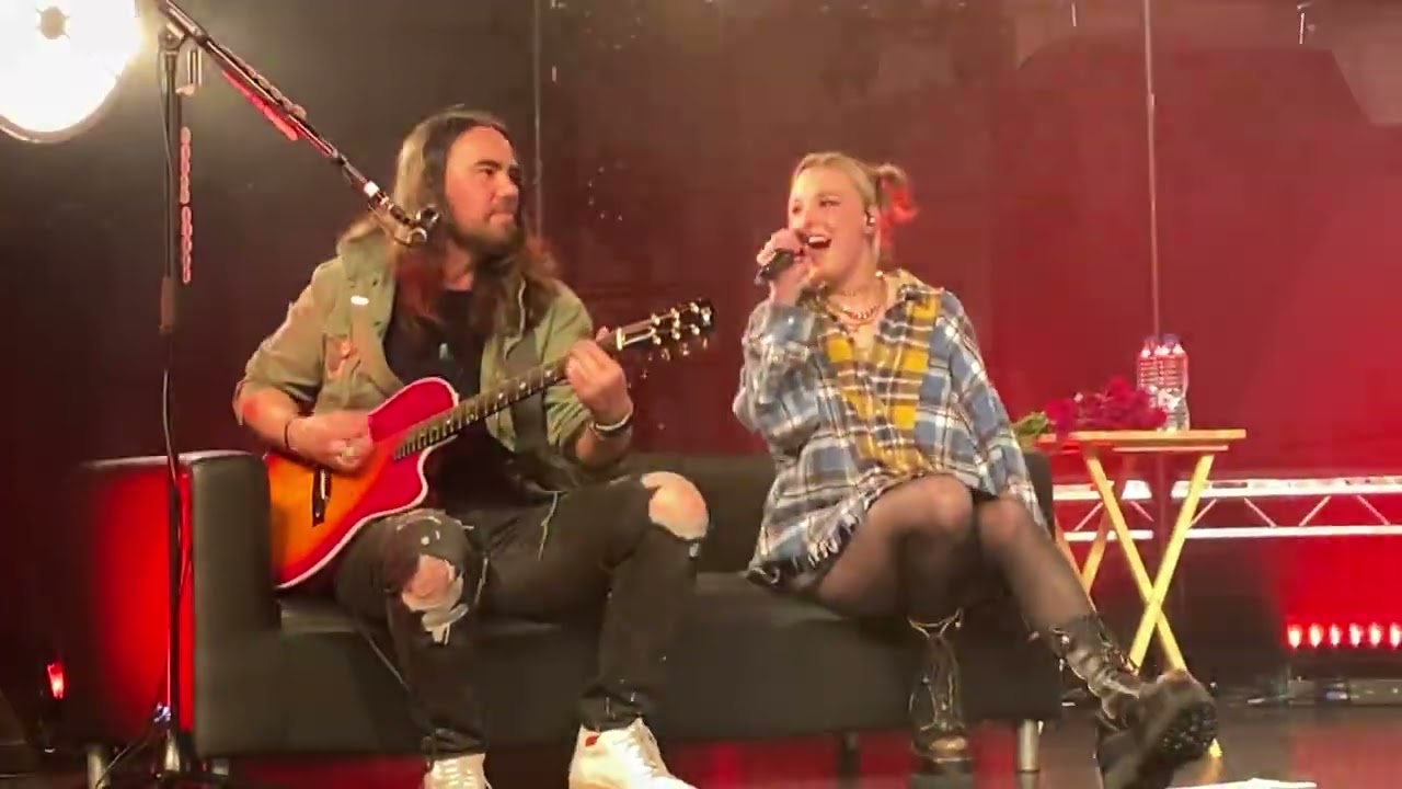 Halestorm (Acoustic) - Living After Midnight (Live @ Birmingham, Mar 2022)