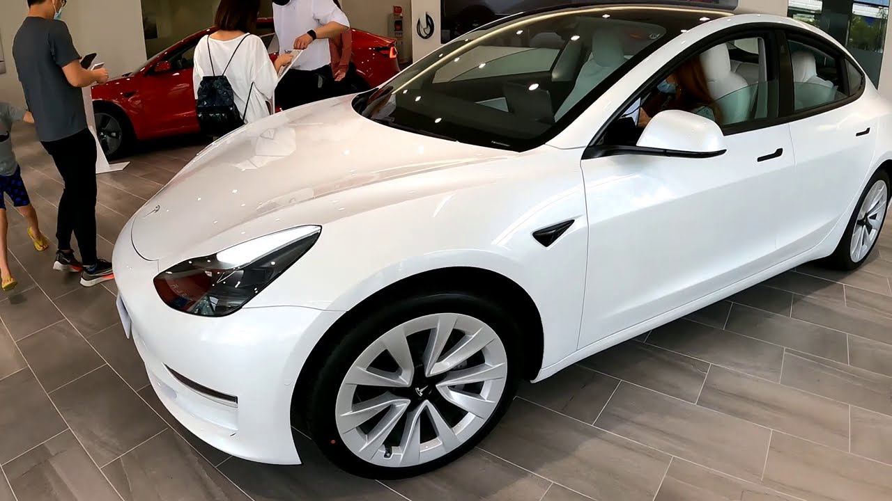『J Y』好車試駕系列之 帶大家來去高雄博愛路上的特斯拉Tesla展售服務中心看Model 3純電電動車趣😆😅😂🌤️🚗👍👍👀😘👨‍👧‍👦🥰😎💪👍🇹🇼