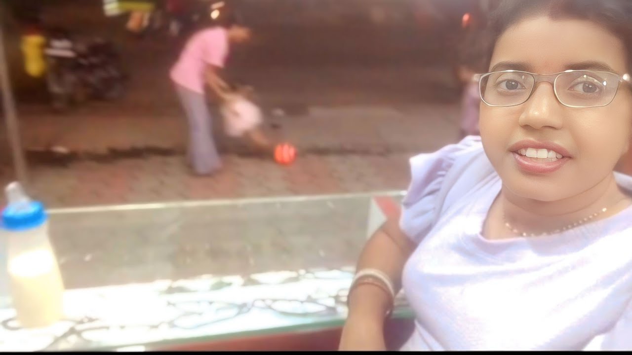 आज तो आरूशी छुटकी ने फुटबॉल का भी मज़ा ले लिया ⚽😄 Daily Family Vlog
