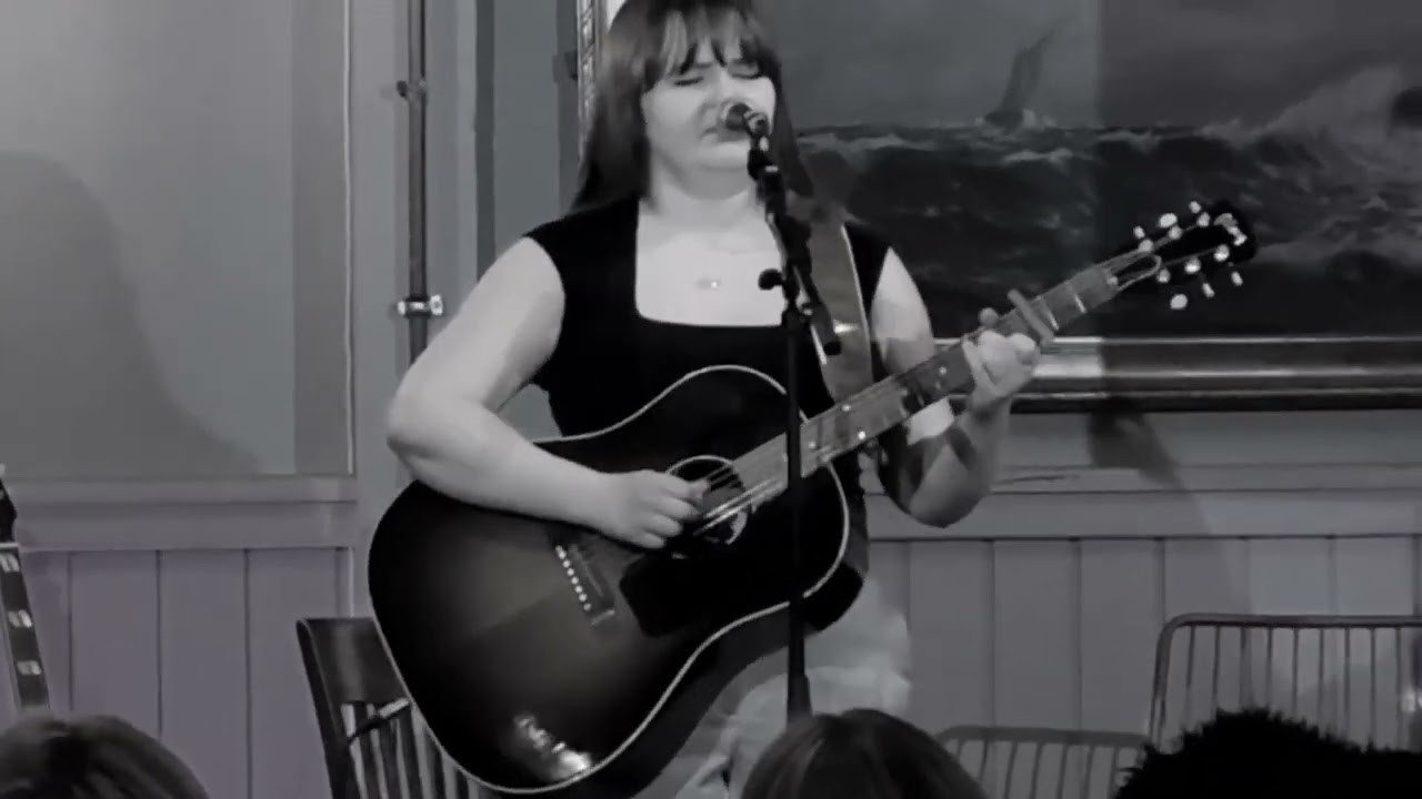 Singer songwriter Norway 🇳🇴 #artist #singersongwriter #norway #concert #vc #viral #viralvideo