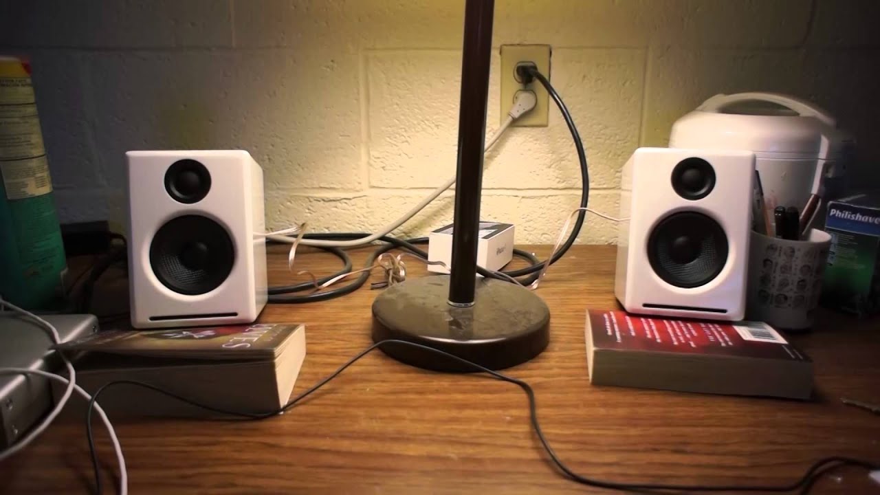 A sloppy review of the Audioengine A2 with sound clips