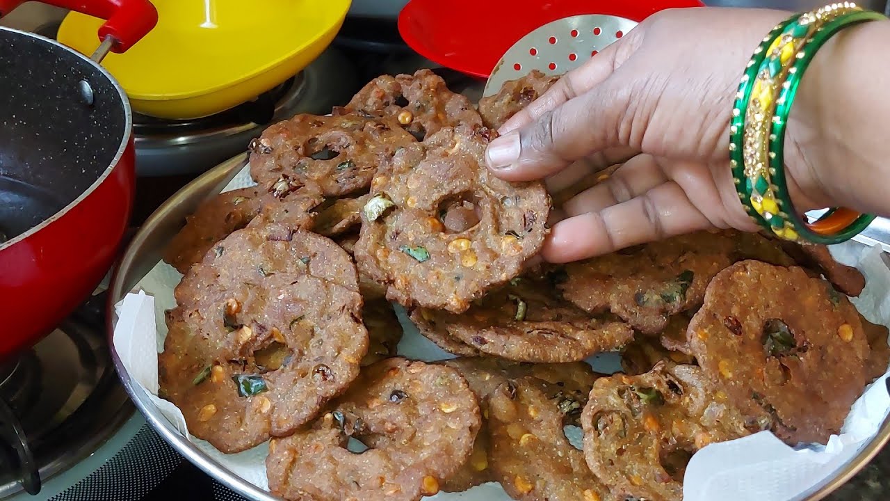 సజ్జ వడలు😋👌చిటికెలో👍కారంకారంగా కమ్మగా కరకరలాడుతూచాలా బాగుంటాయి రుచిచూడండి👍sajja vadalu/pearl millet
