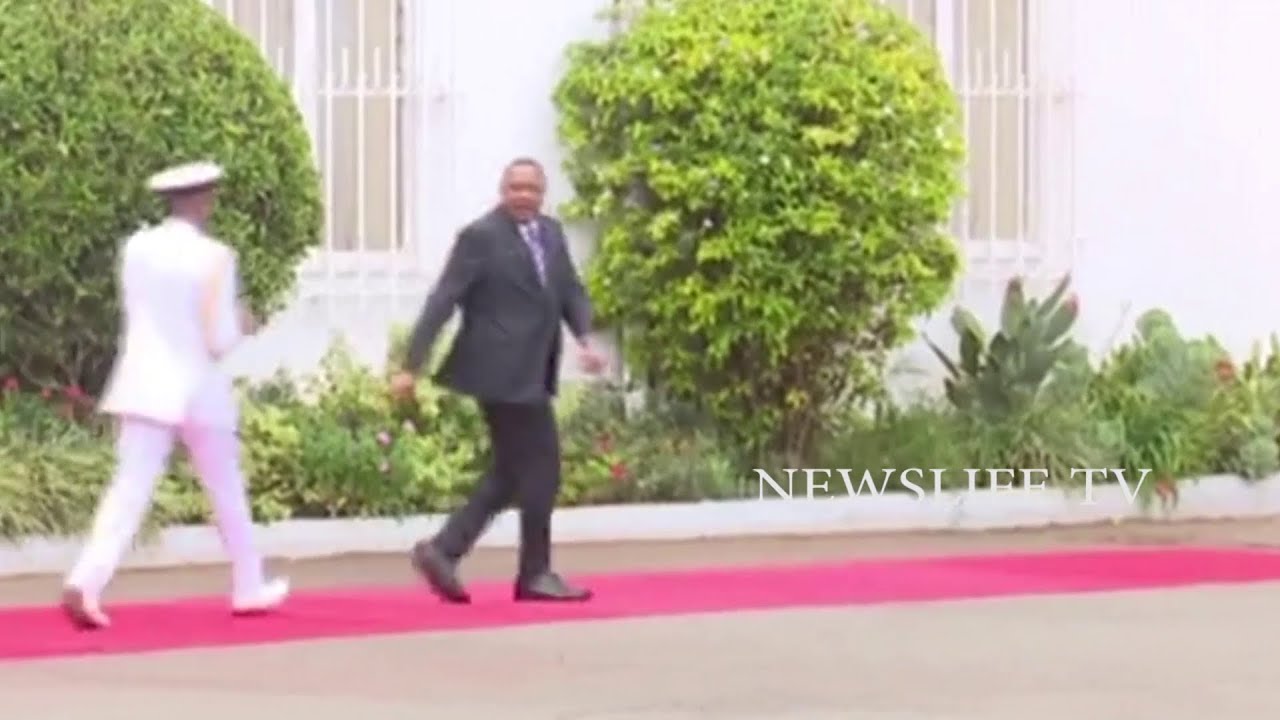 DRAMA AT STATEHOUSE AS UHURU AND HIS BODYGUARD DANCE TO UNKNOWN TUNE AFTER ADDRESING THE MEDIA, LOOK
