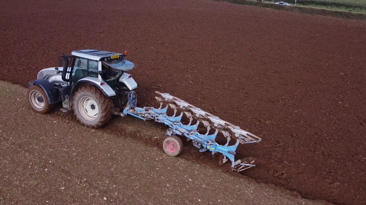 Ploughing  with Valtra & Lemken