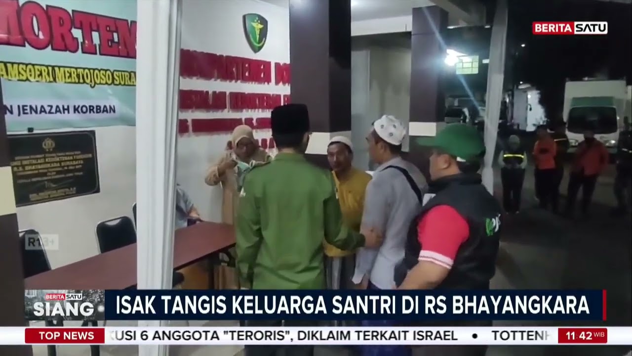 Suasana Haru Penyerahan 3 Jenazah Korban di RS Bhayangkara #Beritasatu