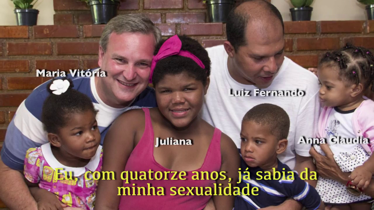 Mães na adversidade: casal homoafetivo é pai e mãe de 4 filhos