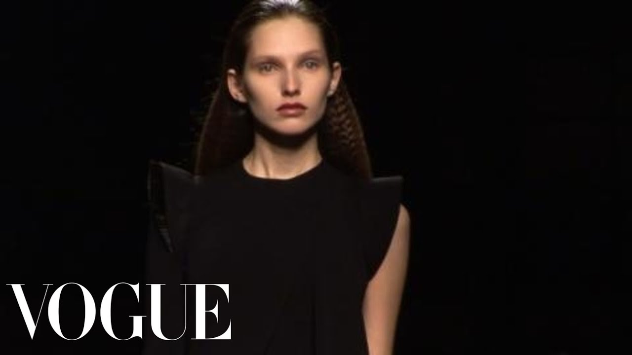 Fashion Show - Givenchy: Fall 2009 Ready-to-Wear