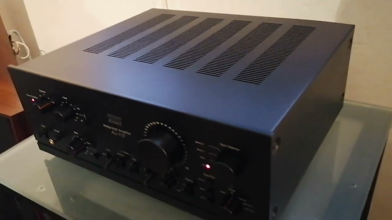 Sansui amplifer AU 717