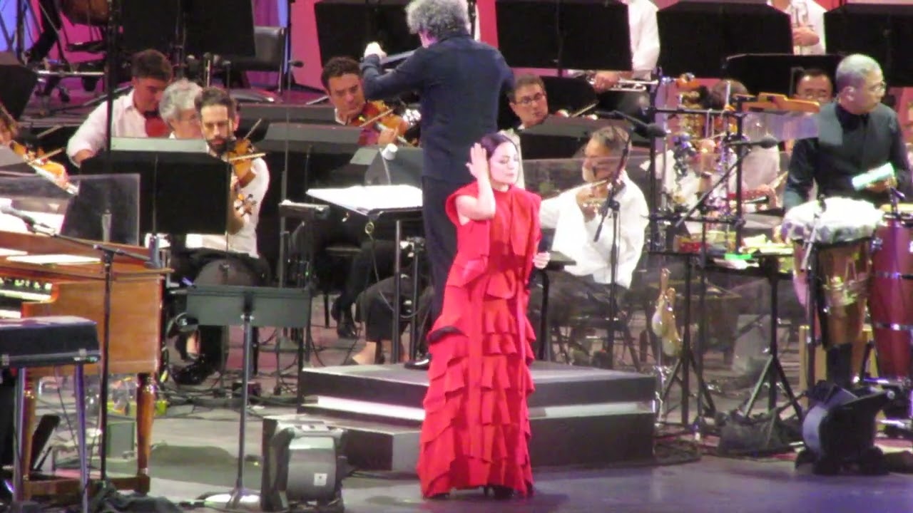 Natalia Lafourcade - Pajarito colibrí - Hollywood Bowl - September 7, 2024