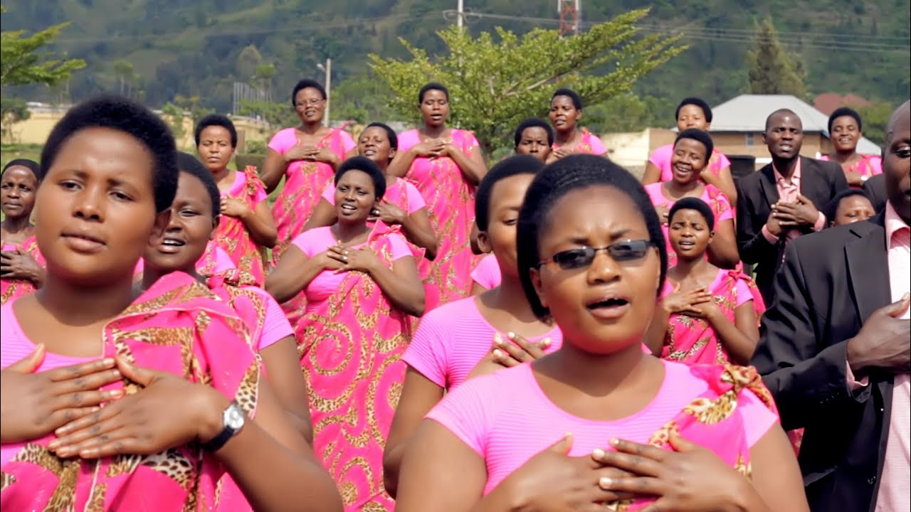 Ntawe uhwanye nawe by TUYIKORERE CHOIR ADEPR MAHOKO (Official Video 2015)