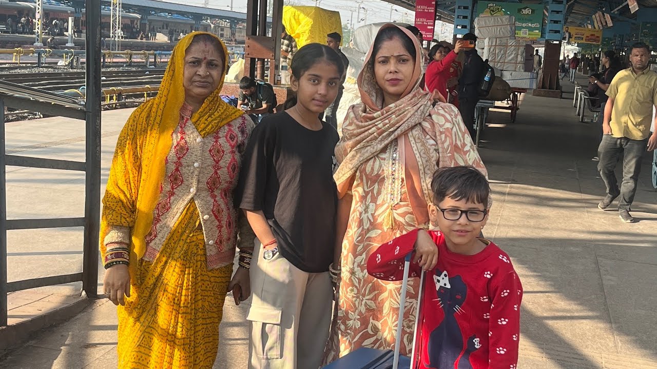 Part - 2 Trip of Ujjain Mahakaleshwar Family ke Sath Darshan Karne Ayee... 