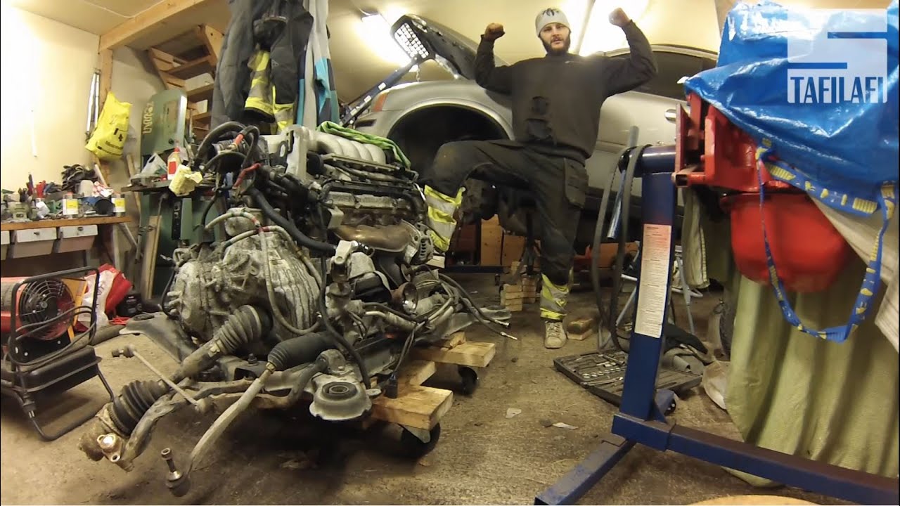 Volvo XC90 V8, engine removal.