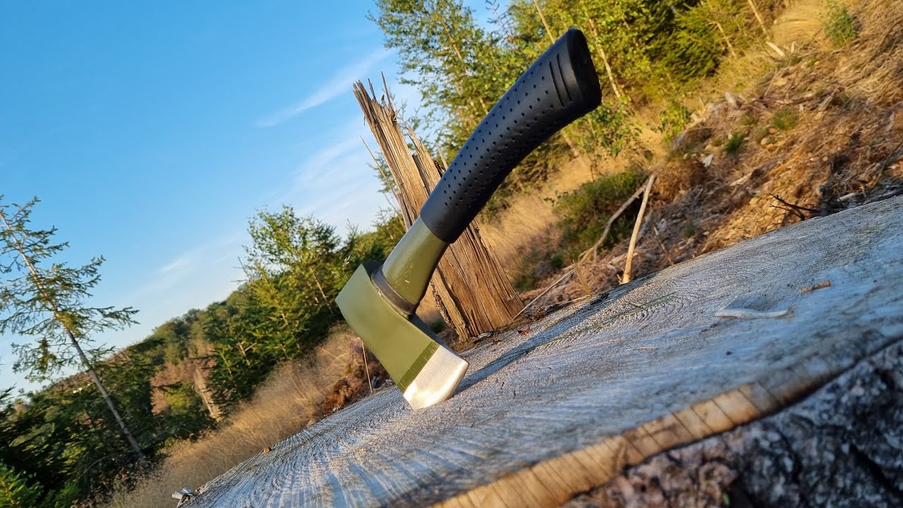Was taugt die billig Axt von Mil-Tec?