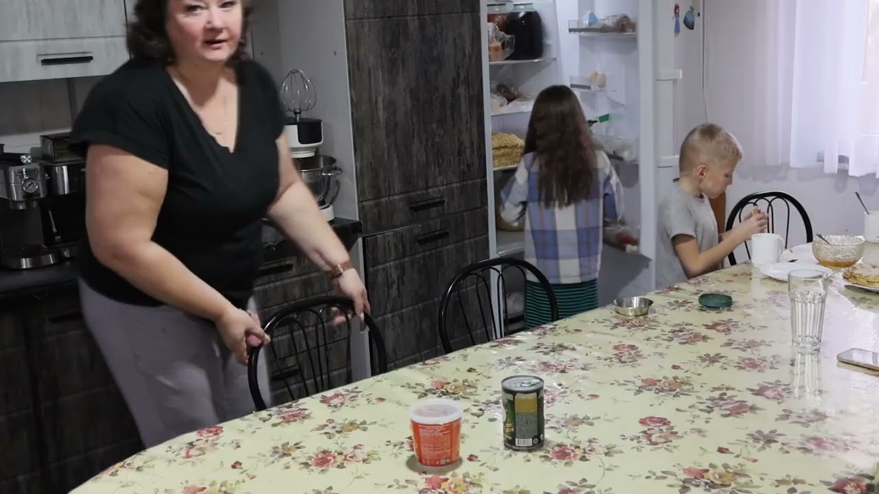 Мама и 13 детей   Суп Том ям в большой семье