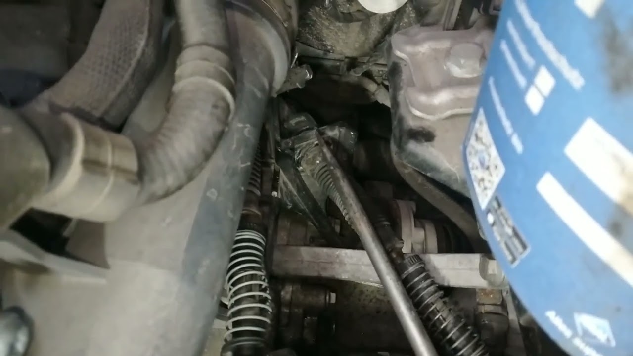 VW Caddy. Провалилась педаль сцепления.