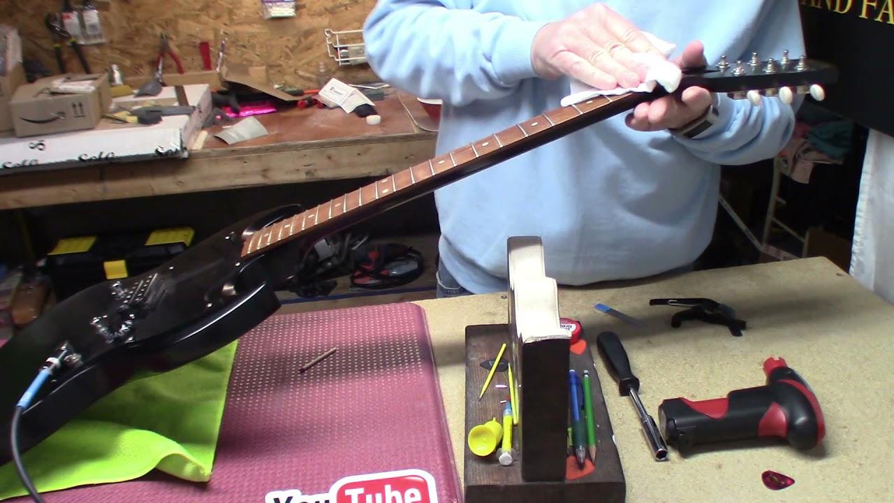 How to Set Up a 2011 SG Melody Maker