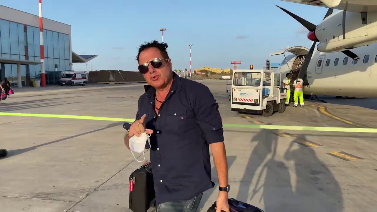 JOE T VANNELLI   LAMPEDUSA TOUR BACKSTAGE Direct by Andrea Vannelli