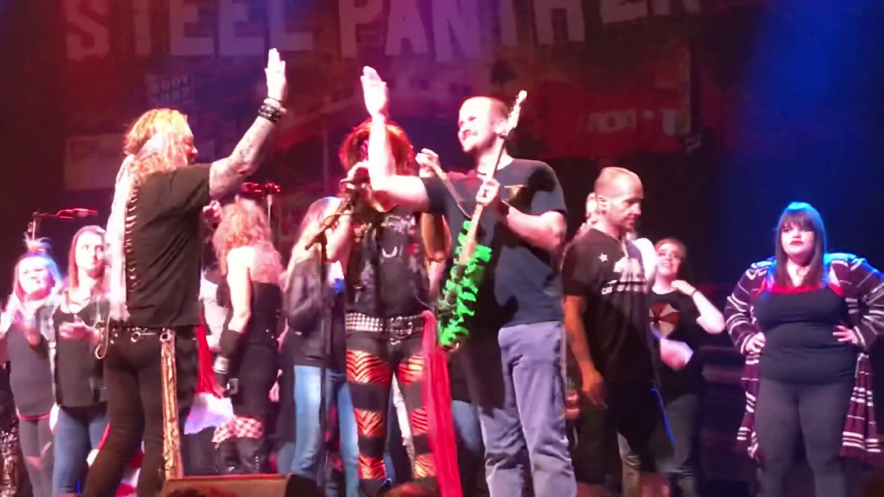 Fan plays with Steel Panther (St. Louis, Dec 9 2018)