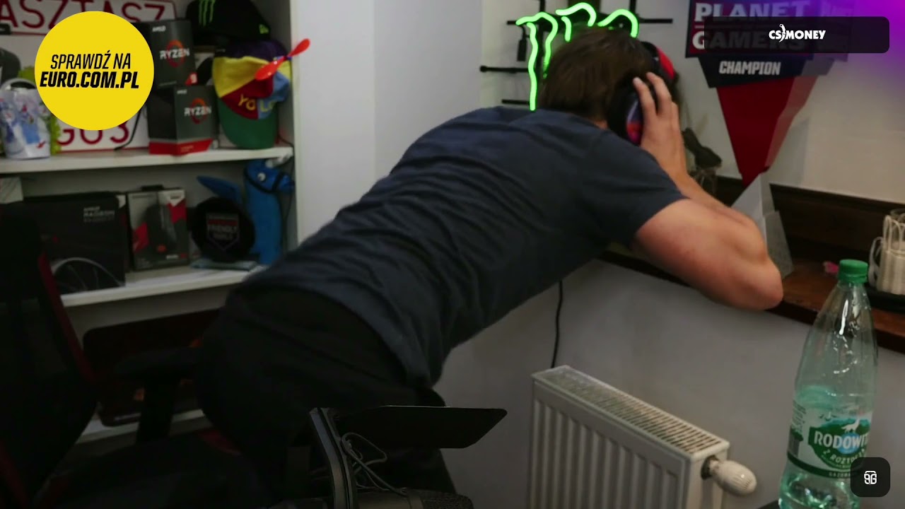 Pago twerkuje () Don Pago twerker