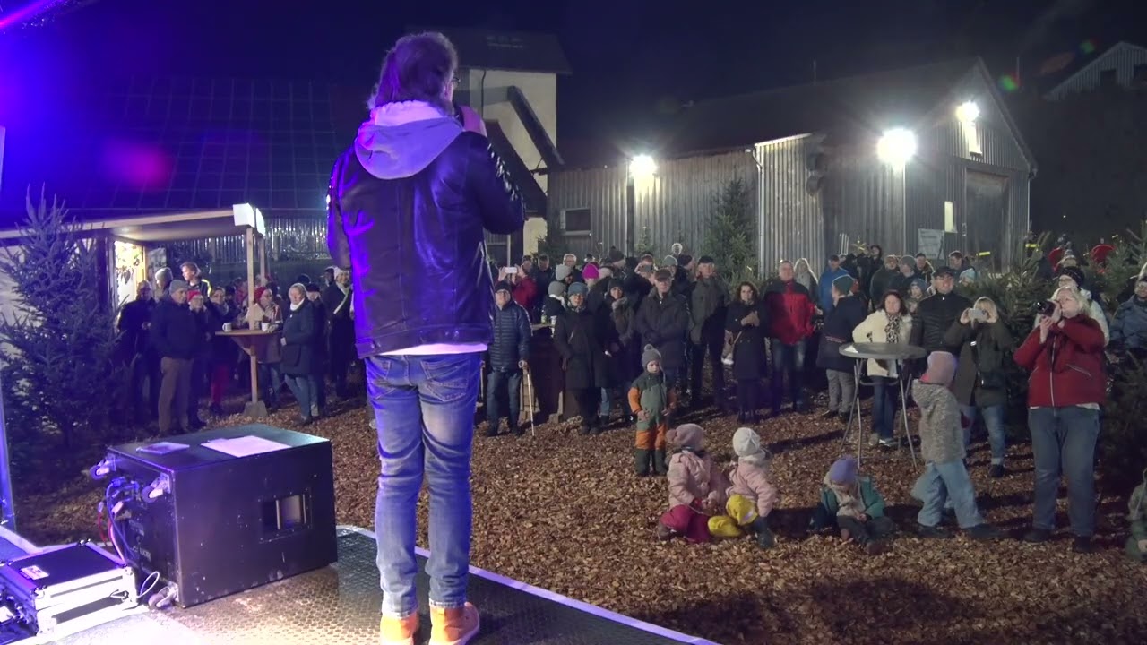 Kurze Ausschnitte- Christbaum-Openair. Danke an alle es war einfach grandios. Danke Fam. Arnegger