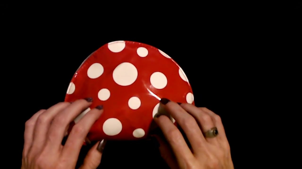 ASMR | Tapping a Plastic Cosmetics Bag & Tracing Circles (Some Whispering)