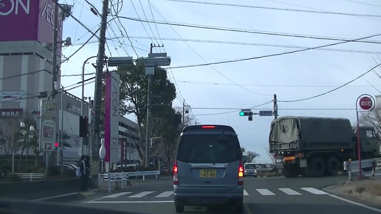 toyota vitzで、豊川市役所に行ってみた。