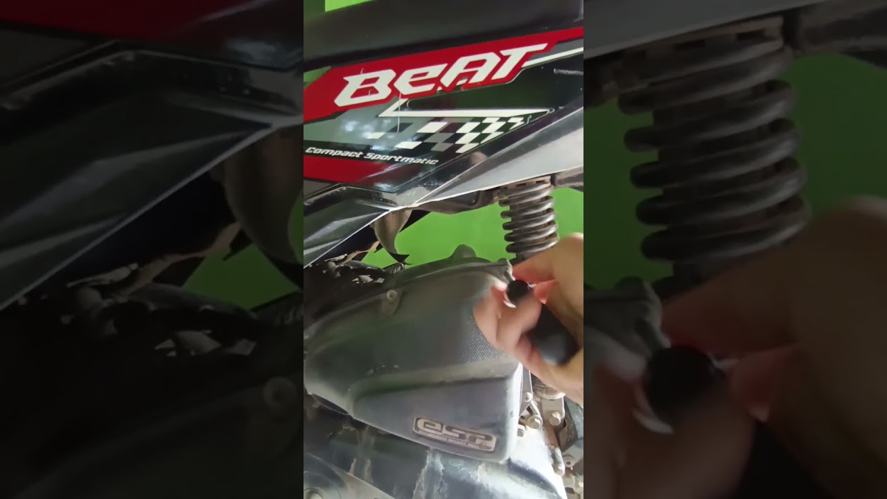 TUGAS BAHASA INGGRIS CARA MEMBERSIHKAN FILTER UDARA SEPEDA MOTOR