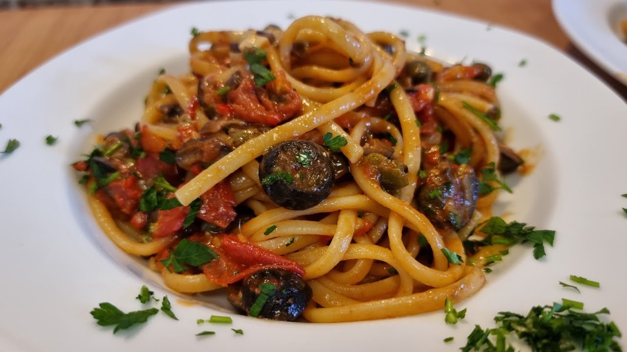 Espaguetis con Salsa Puttanesca - ✅ Pasta alla Puttanesca - Cómo hacer una Putanesca