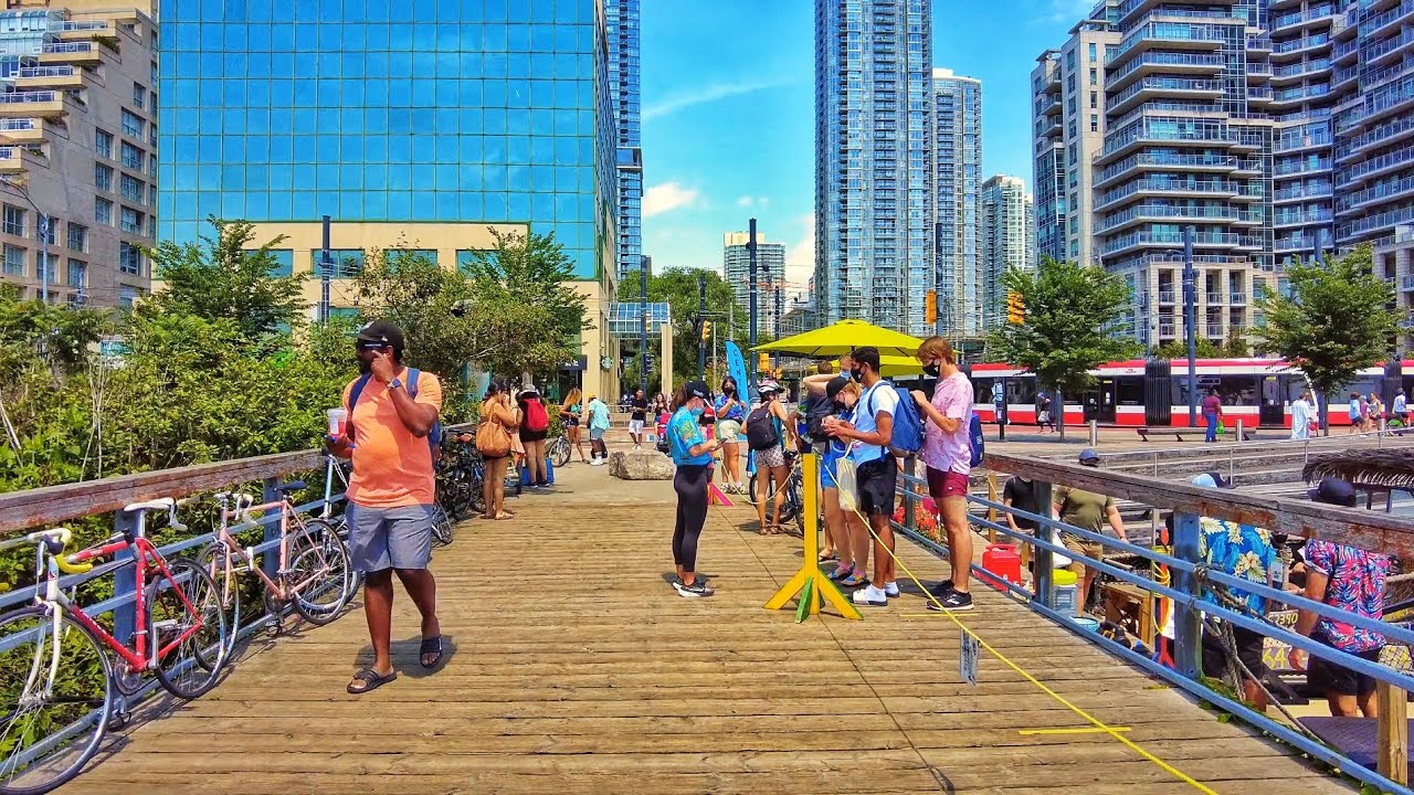 Toronto Walk - Queens Quay, Harbourfront