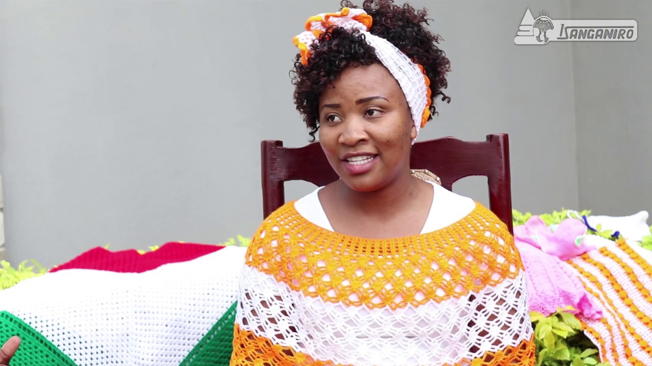 Abarundikazi bakora umwuga wo kujisha impuzu