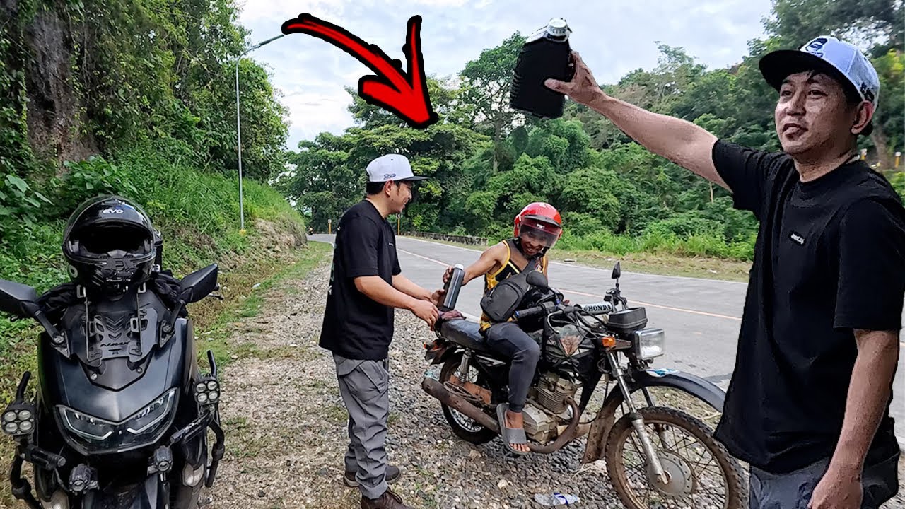 Nitabang sila nga walay gipangayo nga kapalit | John Ash